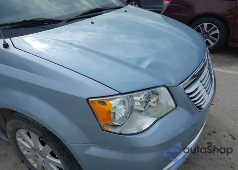 2013 Chrysler Town & Country Touring z USA, uszkodzony, nr VIN 2C4RC1BGXDR614161